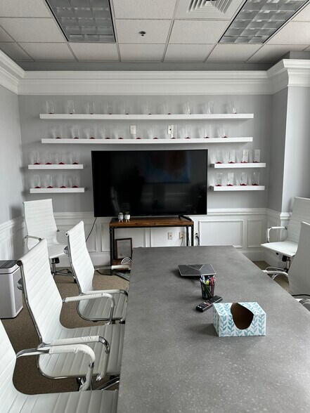 More Photos Of 16740 Birkdale Commons Pky, Huntersville Office Residential For Lease