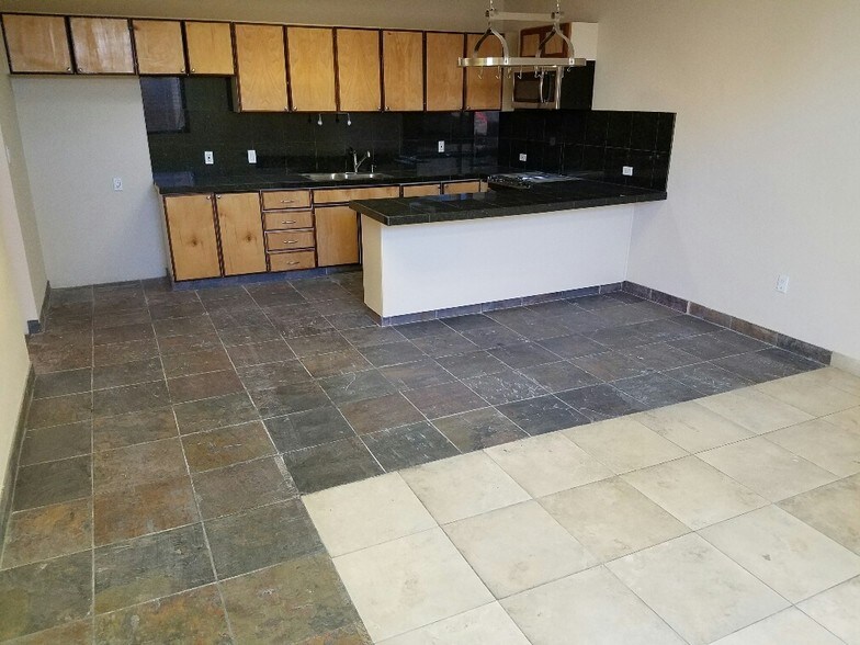 More Photos Of 5040 Edna Ave, Las Vegas Office For Lease