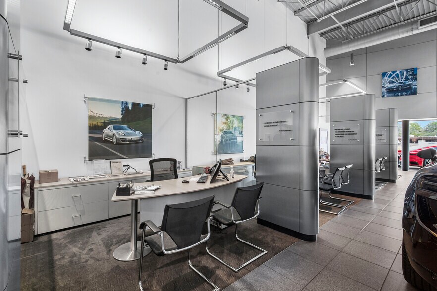 More Photos Of 5385 N I 55 St, Jackson Auto Dealership For Sale