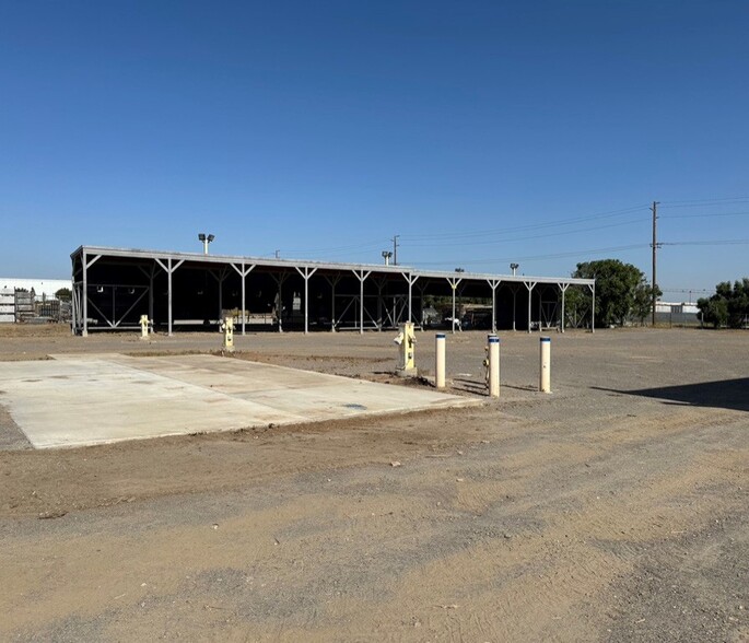 Primary Photo Of 23447 Cajalco Rd, Perris Warehouse For Lease