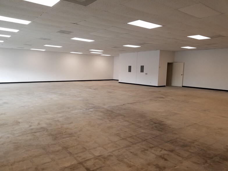 More Photos Of 5900-5924 Atlantic Blvd, Maywood Unknown For Lease