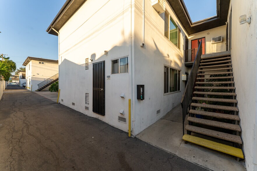 More Photos Of 14924 Roscoe Blvd, Panorama City Apartments For Sale