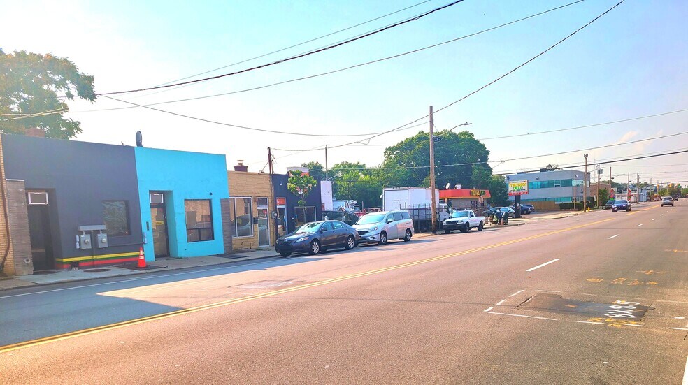 More Photos Of 197-199 N Main St, Freeport Storefront For Sale