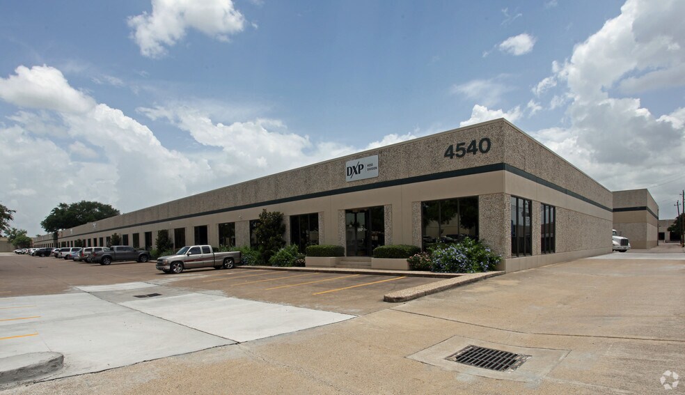 More Photos Of 4545 Pine Timbers St, Houston Unknown For Lease
