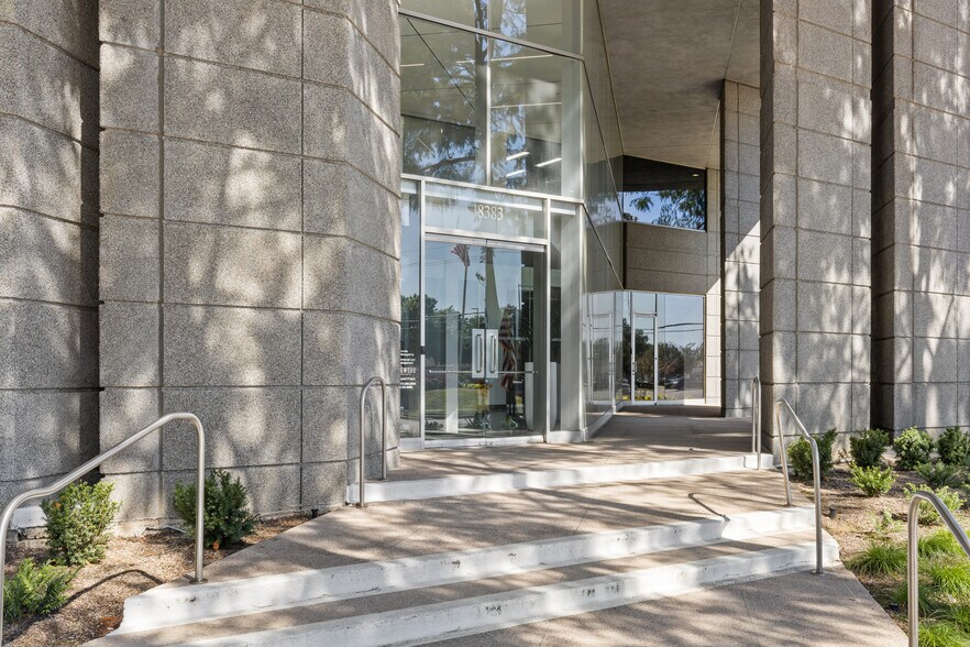 More Photos Of 18383 Preston Rd, Dallas Office For Lease