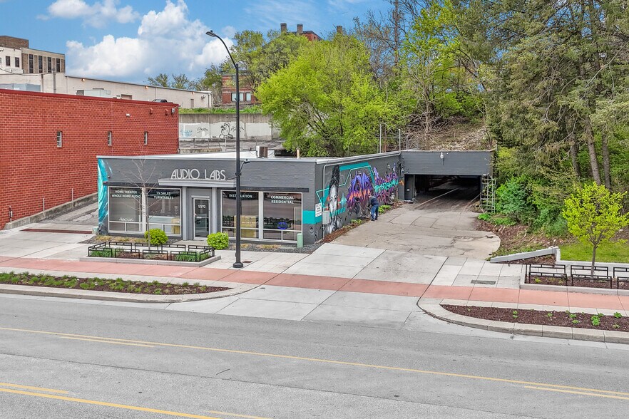 Primary Photo Of 2212 Ingersoll Ave, Des Moines Freestanding For Sale