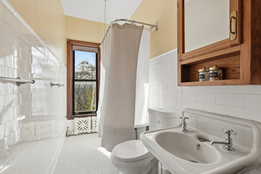 More Photos Of 270 Maple St, Springfield Hospitality For Sale