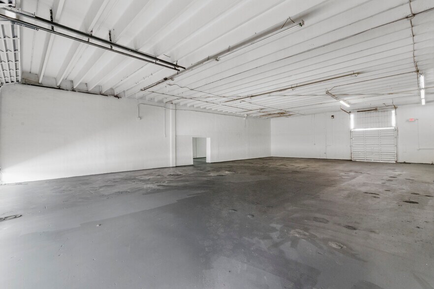 More Photos Of 499 NW 79th St, Miami Auto Repair For Sale