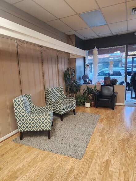 More Photos Of 1517-1525 Front St, Richlands Storefront Retail Residential For Sale