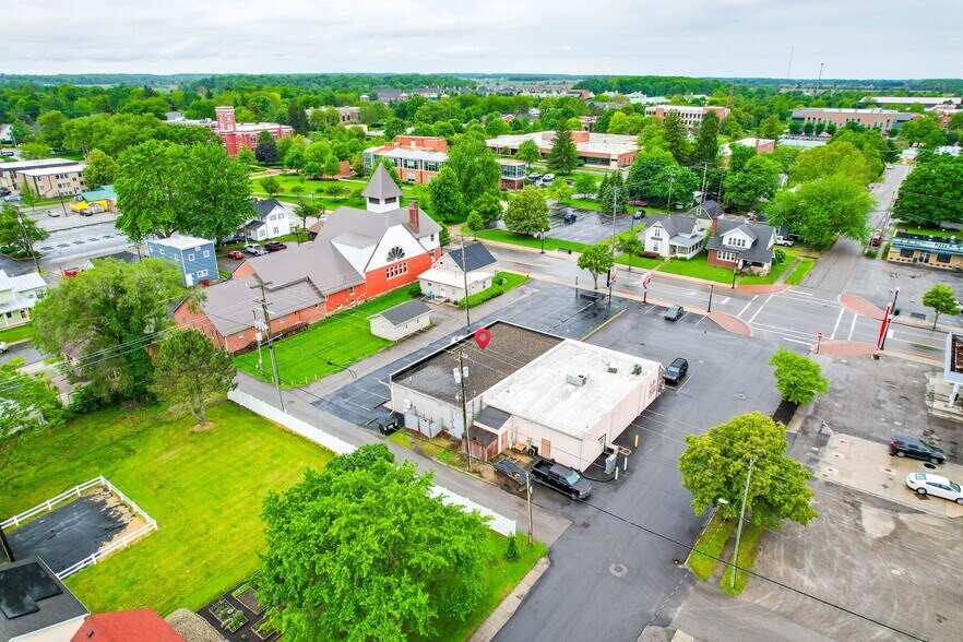 More Photos Of 304 S Main St, Ada Freestanding For Sale