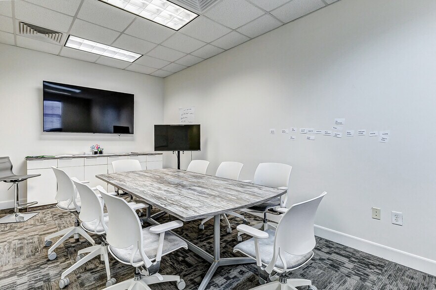 More Photos Of 7930 Broadway St, Pearland Medical For Lease