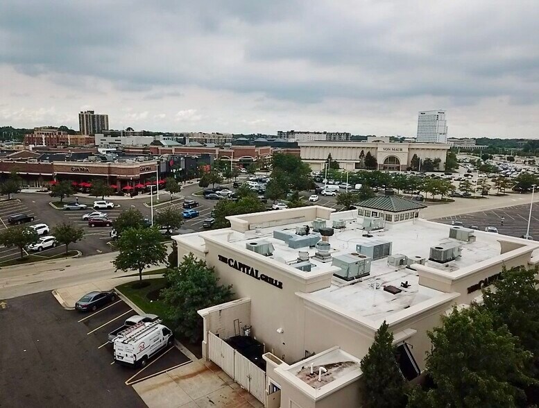 More Photos Of 87 Yorktown Shopping Ctr, Lombard Restaurant For Sale