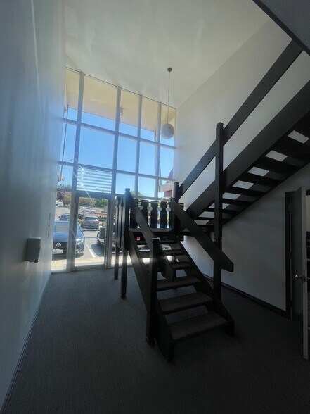 More Photos Of 22501-22511 Marine View Dr S, Des Moines Office For Lease