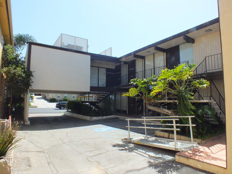 More Photos Of 713 S Pacific Coast Hwy, Redondo Beach Loft Creative Space For Lease