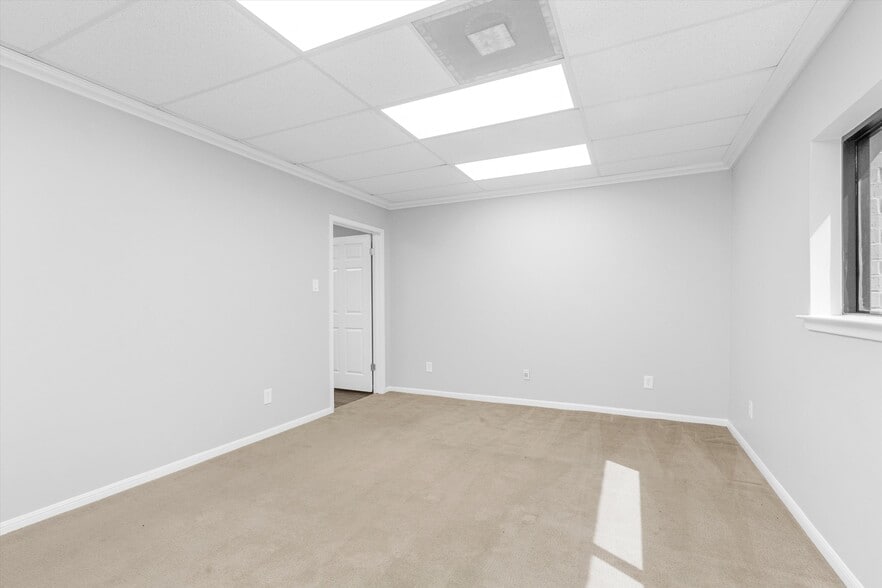 More Photos Of 3421 W Davis St, Conroe Medical For Lease