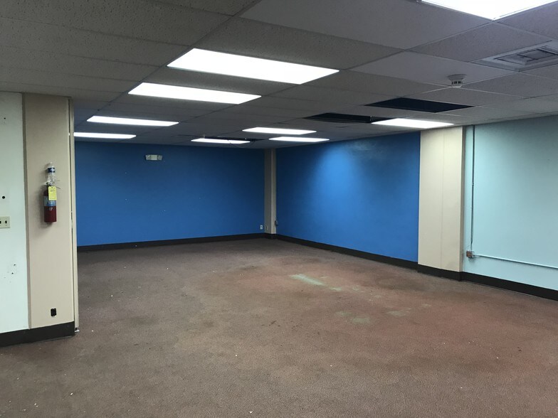 More Photos Of 18470 NW 27th Ave, Miami Gardens Warehouse For Sale