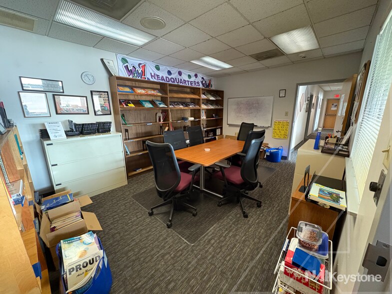 More Photos Of 35 S Dwight St, West Lawn Office For Sale