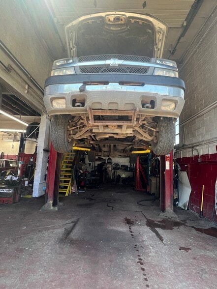 More Photos Of 3991 Superior Ave, Cleveland Auto Repair For Sale