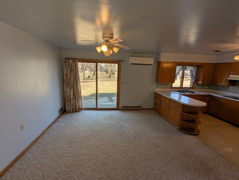 More Photos Of 340 Elm St E, Canova Sports And Entertainment For Sale