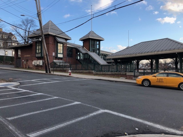 More Photos Of 1 Park Ave, Mount Vernon Office Residential For Lease