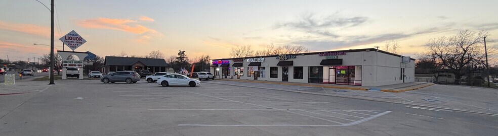 More Photos Of 1209 N Grand Ave, Gainesville General Retail For Lease