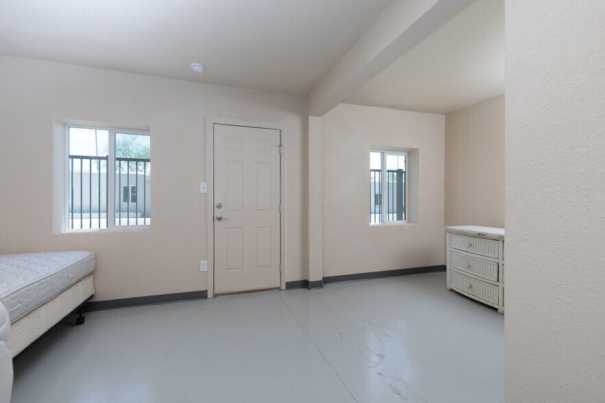 More Photos Of 2625 E Van Buren St, Phoenix Healthcare For Sale