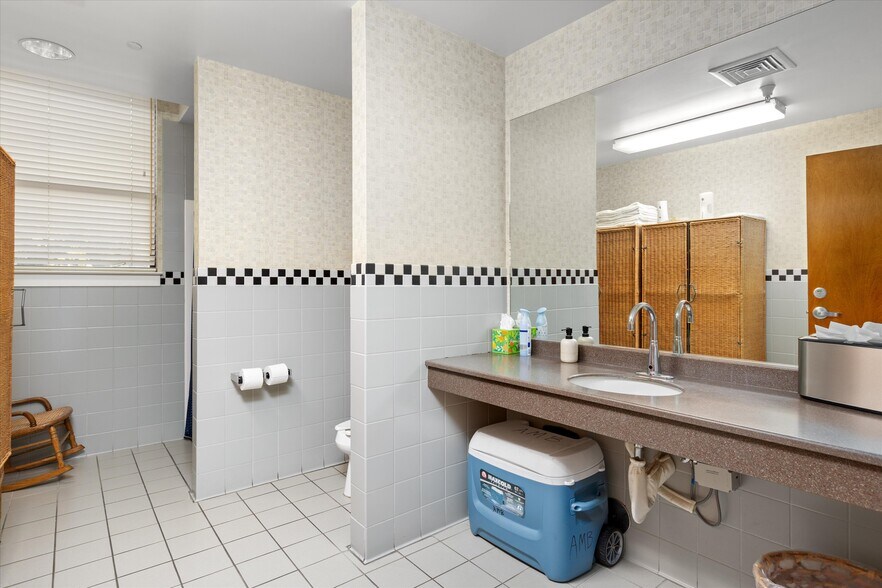 More Photos Of 1102 Laurel Ln, San Luis Obispo Office For Sale