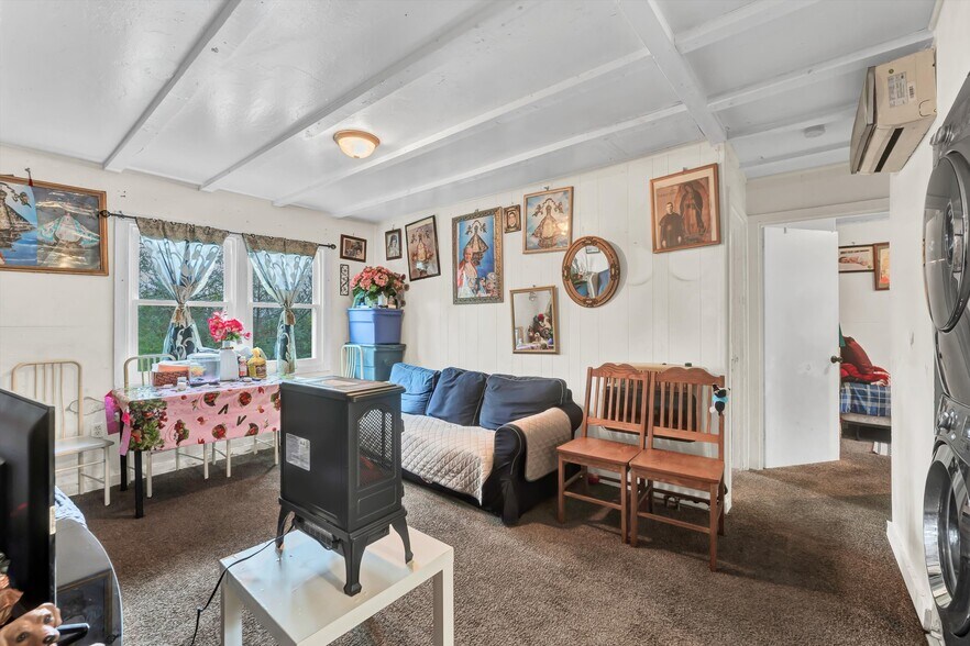More Photos Of 100 Howard Ln, Oak Ridge Apartments For Sale