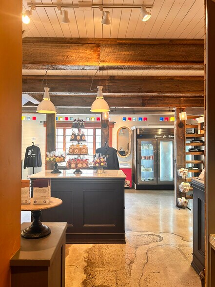 More Photos Of 4703 NE Fremont St, Portland Restaurant For Lease