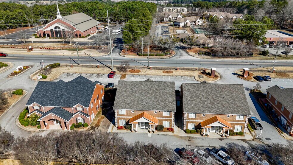 More Photos Of 300-390 Racetrack Rd, McDonough Unknown For Lease