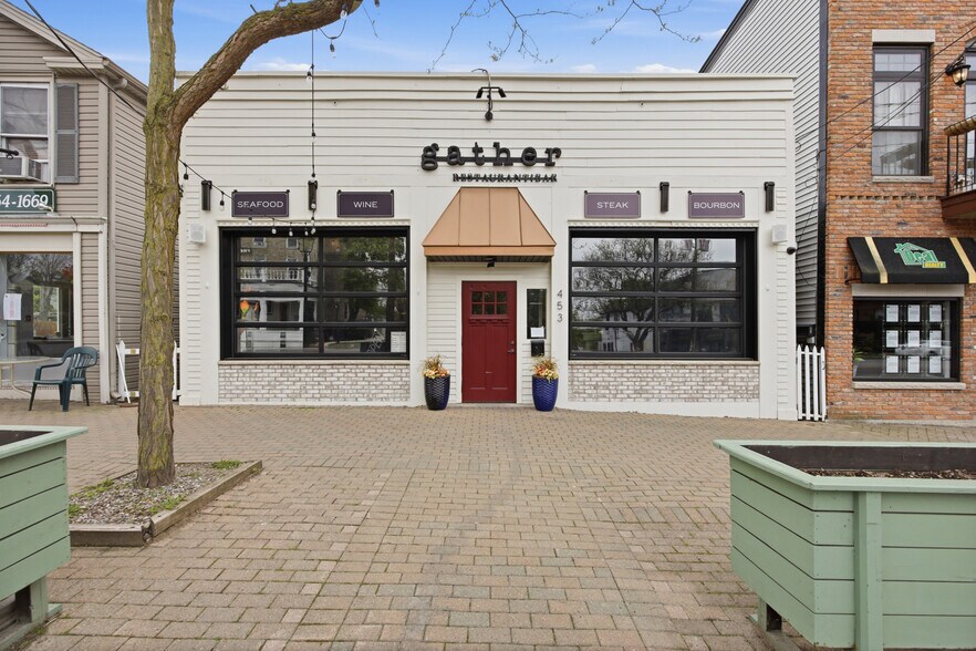 More Photos Of 453 Center St, Lewiston Restaurant For Lease