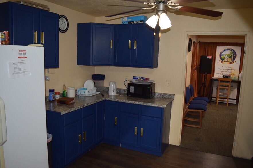 More Photos Of 2200 Chambers Rd, Aurora Warehouse For Sale