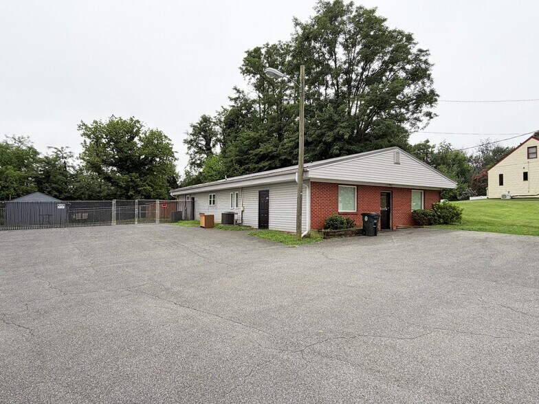 More Photos Of 1818 Memorial Ave, Lynchburg Office For Sale