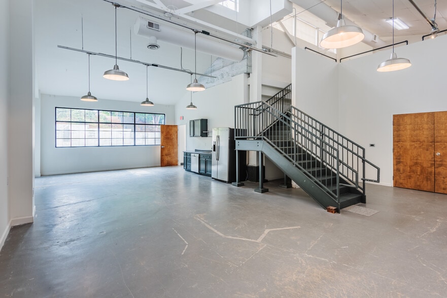 More Photos Of 619 S Cedar St, Charlotte Loft Creative Space For Lease