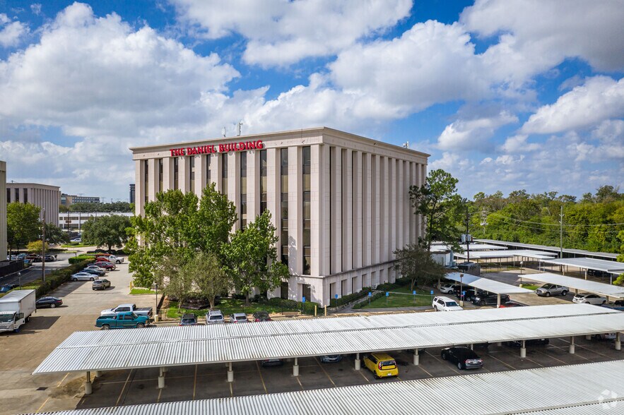 More Photos Of 519 N Sam Houston Pky E, Houston Medical For Lease