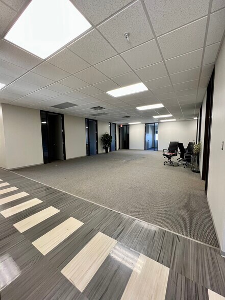 More Photos Of 220 N Sara Rd, Oklahoma City Service For Lease