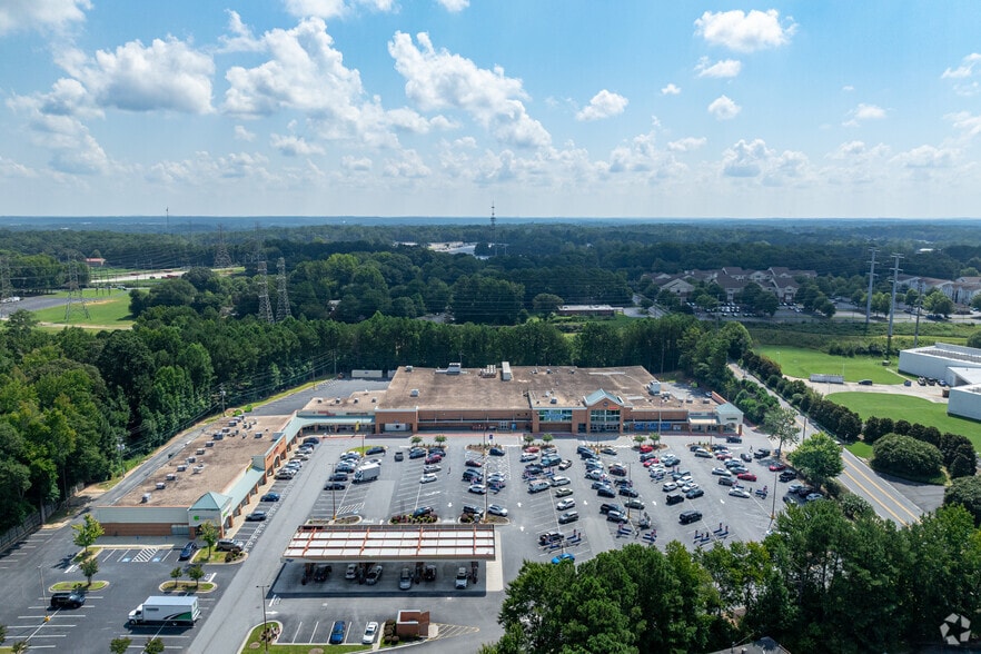 More Photos Of 5656-5664 Jonesboro Rd, Lake City Unknown For Lease