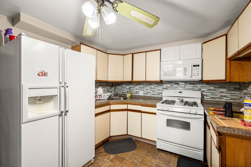 More Photos Of 217 White Ave, Linwood Apartments For Sale