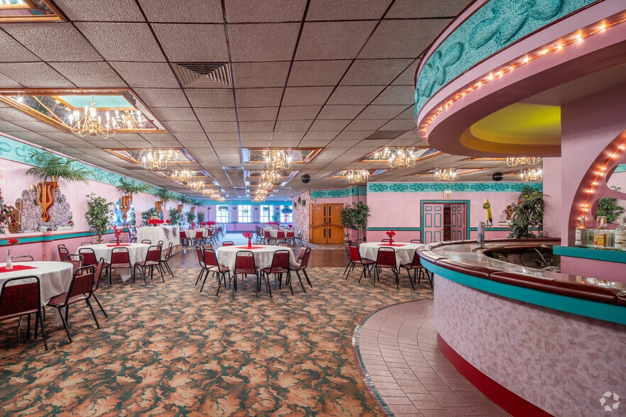 More Photos Of 6071 S Archer Ave, Chicago Restaurant For Sale