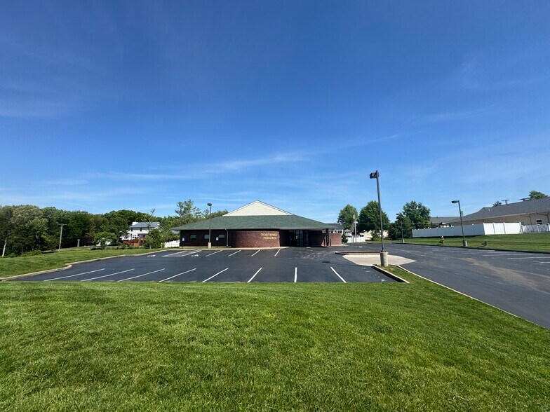 More Photos Of 1660 W Meyer Rd, Wentzville Medical For Sale