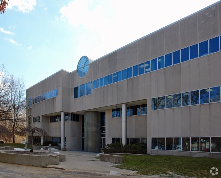 More Photos Of 200 Parkway Dr S, Hauppauge Medical For Lease