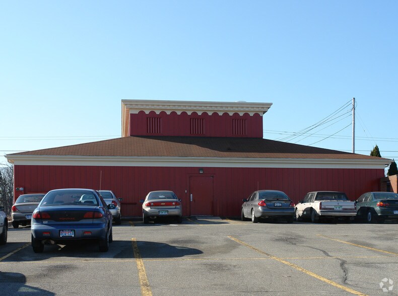 More Photos Of 1620 E Apple Ave, Muskegon General Retail For Sale
