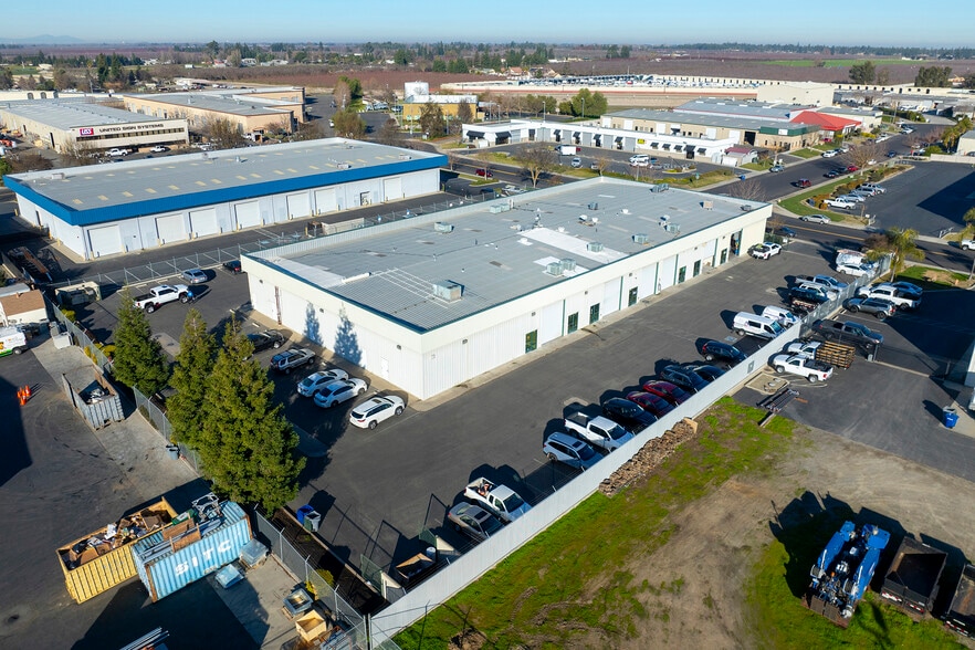 More Photos Of 526 Charity Way, Modesto Warehouse For Lease