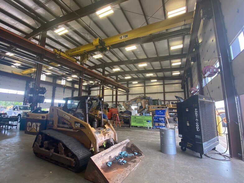 More Photos Of 1100 S Eastern Ave, Oklahoma City Light Manufacturing For Sale