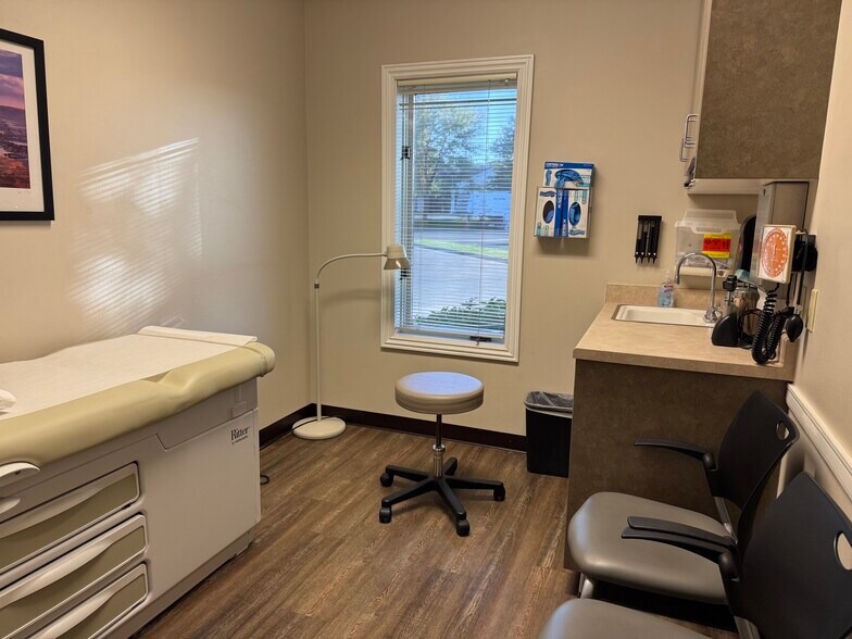 More Photos Of 97 Professional Way, Payson Office For Sale