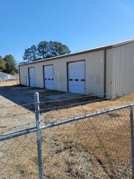 More Photos Of 6132 US 264 E, Greenville Auto Repair For Sale