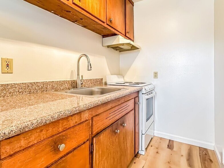 More Photos Of 1250 E St, Hayward Apartments For Sale