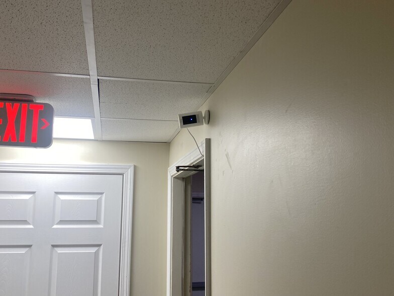 More Photos Of 1 Proactive Dr, New Florence Hotel For Sale