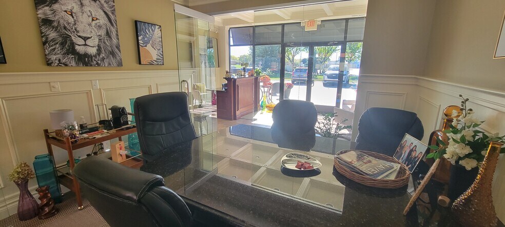 More Photos Of 15619 Farmington Rd, Livonia Office For Lease