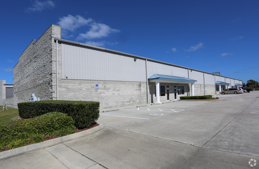 Primary Photo Of 919 Biscayne Blvd, Deland Airplane Hangar For Lease
